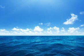 Почему море синее?