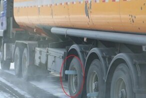 Зачем пустые бутылки в колесах прицепов грузовиков