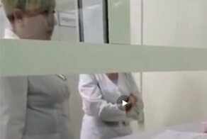 "У нас дежурство закончилось": врачи из Тюмени оставили без помощи девушку с отеком Квинке