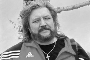 Умер "голос 90-х", известный советский переводчик Юрий Живов