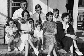16 работ австрийского мастера, реставрирующего даже безнадежно испорченные снимки