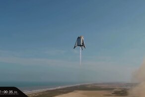 Прототип межпланетного корабля SpaceX впервые поднялся в воздух на 150 метров