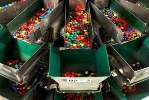 На фабрике M&M’s: как производят конфеты, которые тают во рту, а не в руках