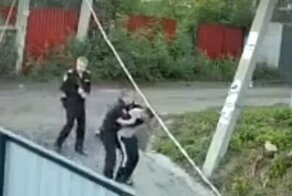 Бойцы Росгвардии жестко задержали прохожего в Новосибирске
