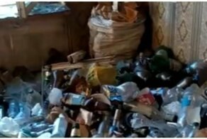 Житель Оренбурга испытал шок, когда увидел, в какую свалку превратил свою квартиру сосед