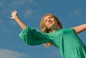 Непростой выбор: сиси с брюхом или алкоголизм