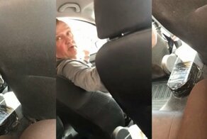 В Петербурге таксист хотел "развести" пассажирку на деньги, а затем обматерил