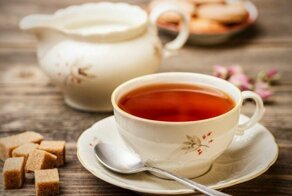 Почему от чая остается налет на чашке?