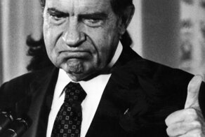 В честь президента США: свердловчанина оштрафовали за установку мемориальной доски