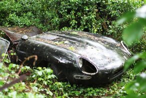 Полностью разрушенный классический Jaguar E-type восстановили до изумительного состояния