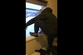 Прыжок австралийца в сугроб чуть не закончился больницей