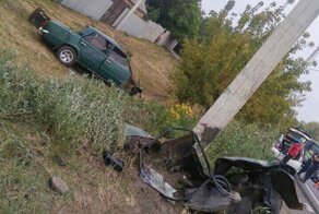 Авария дня. "Жигули" разорвало на части