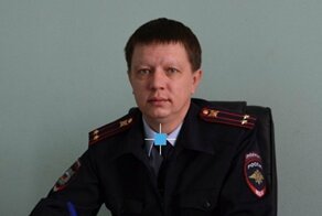 Уральский чиновник сбил на светофоре женщину, а затем ударил инспектора
