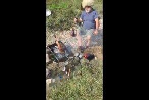 Когда инженер выбрался в поход и решил приготовить мясо