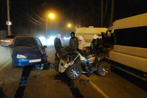 Авария дня. Перелетел через машину и встал на ноги