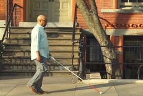 Слепой инженер изобрел "умную трость", которая работает с Google Maps