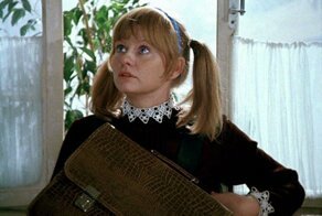 12 советских актрис, которые мастерски сыграли в кино школьниц