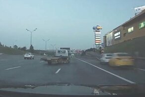 Авария дня. Столкновение с эвакуатором на Московской кольцевой
