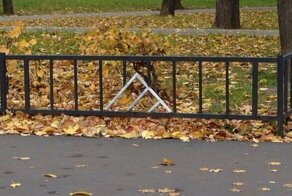 Не лучше, но точно смешнее: клоны Адидаса