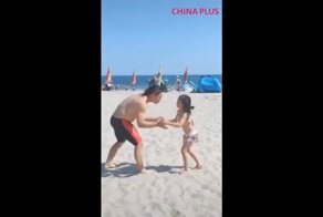 7-летняя девочка, которая может за себя постоять