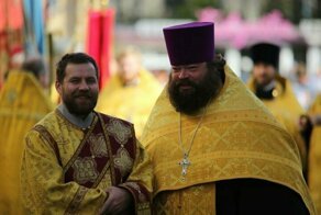 В Санкт-Петербурге перекрыли Невский проспект ради крестного хода