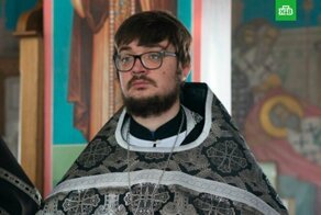 Что этот поп себе позволяет?