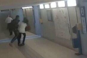 Нападение беженца на двух итальянок попало на видео
