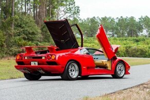 Владелец разбил недавно купленный Lamborghini Diablo на юге Сиднея