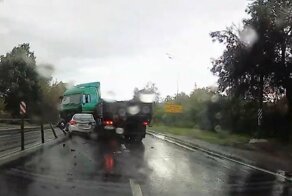 Авария дня. Про мертвую зону грузовика