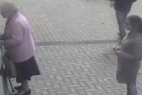 81-летняя старушка отбилась от беременной грабительницы возле банкомата