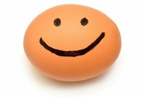 Снять скорлупу и не разозлиться: почему яйца плохо чистятся?