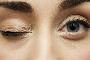 Дергается нижнее веко: причины и способы профилактики