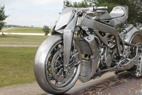 Семён Пежар - металлическая мини-скульптура мотоцикла Aprilia