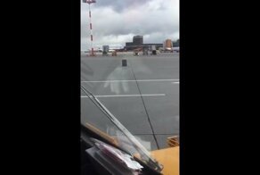 Побег чемодана в Шереметьево попал на видео