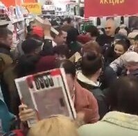 В Самаре устроили давку из-за весов по 99 рублей
