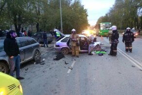 Авария дня.  Столкновение трех автомобилей  в Екатеринбурге