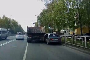 КамАЗ притер ученика "Жигулях"