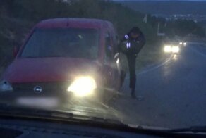 Уезжала и перевернула машину: погоня за пьяной автомобилисткой в Крыму
