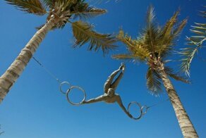 Скульптуры, бросающие вызов гравитации