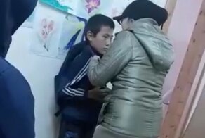 «Вытащу через задницу»: учительница пообещала скормить ребенку его же «шкуру»