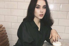 Раскрепощенные девушки из Tinder, которые с креативом отнеслись к составлению своих анкет