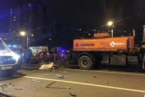 Авария дня. Пьяный водитель врезался в остановку общественного транспорта
