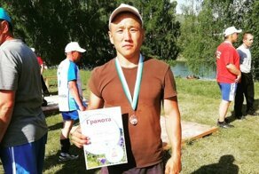 Учителя с зарплатой 3,5 тысячи рублей уволили за энтузиазм