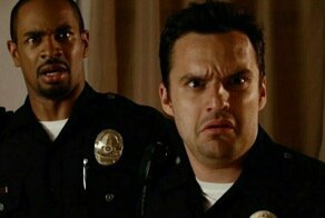 Крутое правосудие: в США полицейский пристрелил хозяйку дома из-за широко открытой двери