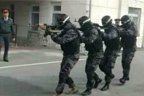 Бойцы СОБРа в Бишкеке в шутку "расстреляли" сотрудников уголовного розыска