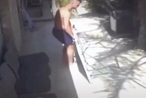 Раскладной стол "укусил" своего владельца