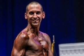 Вопреки судьбе: мужчина с ДЦП стал культуристом