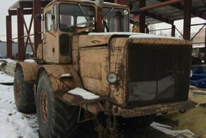 Мужчина приложил титанические усилия и восстановил старый «Кировец»