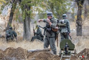 Осудили за фото с артистами в немецкой форме