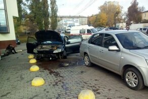 Авария дня. Пробил ограждение и протаранил машину